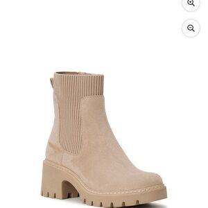 Women's Chelsea Boots NWT